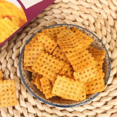 英伦之恋小米锅巴 麻辣味锅巴牛肉味大包网红锅巴休闲零 食批发图3